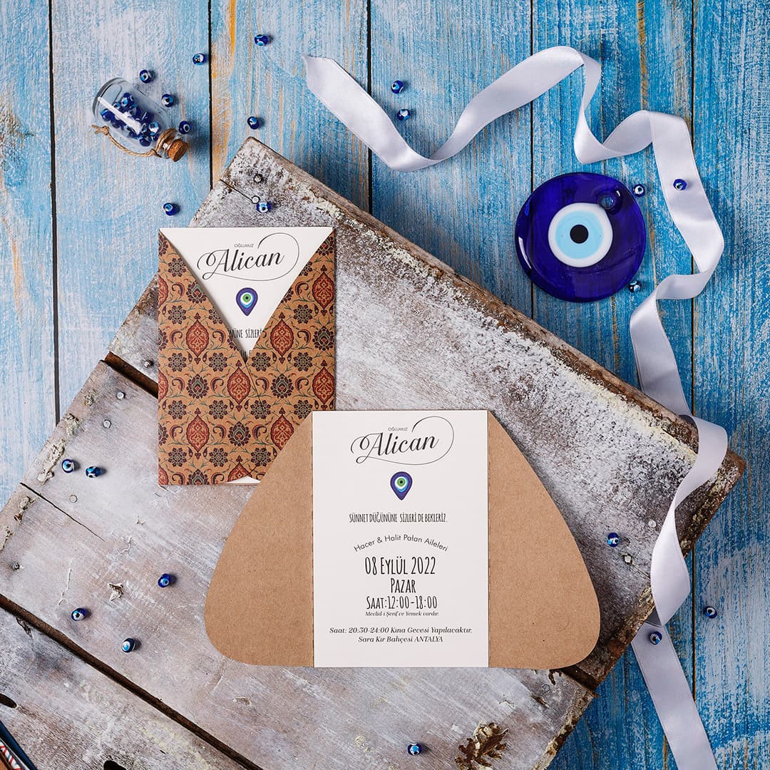 Klasik sedefli yaldızlı sünnet davetiyesi